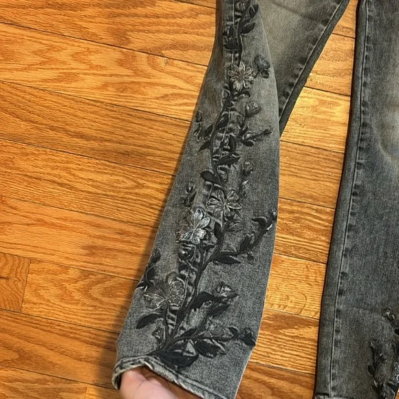 Driftwood Jackie Embroidered Skinny Jeans Black - Picture 4 of 8